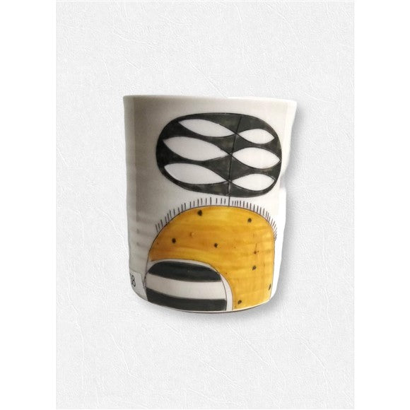 yellow-beaker-by-brid-lyons
