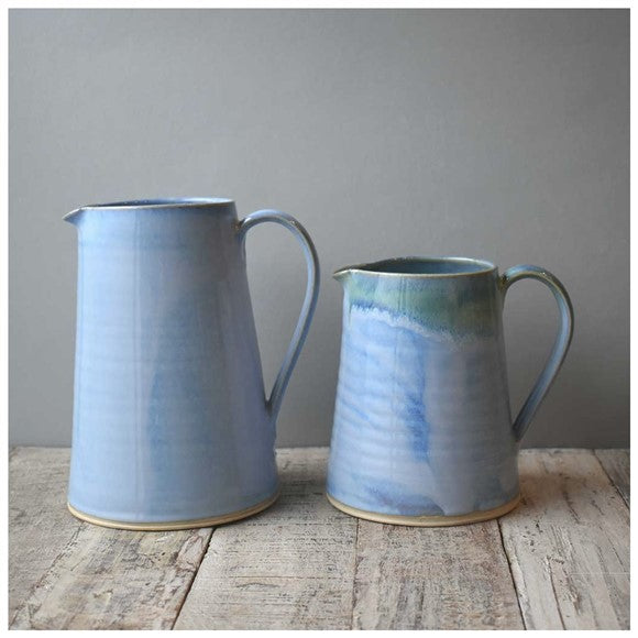 straight-jug-by-rosemarie-durr-pottery