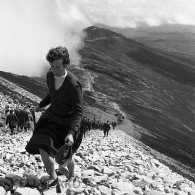 croagh-patrick-1962-by-kelly-cards