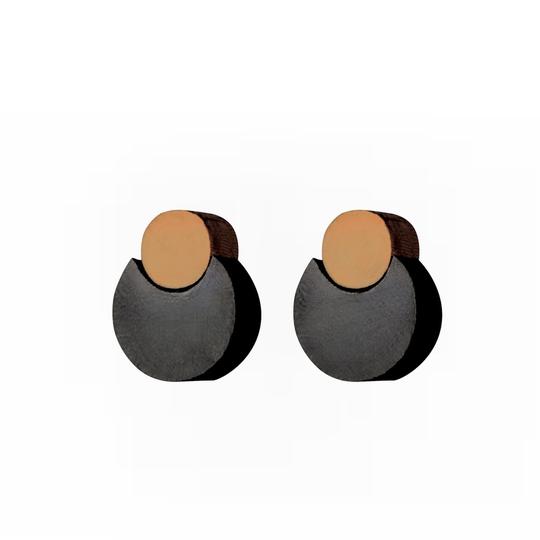 mini-pearl-black-wood-stud-earrings