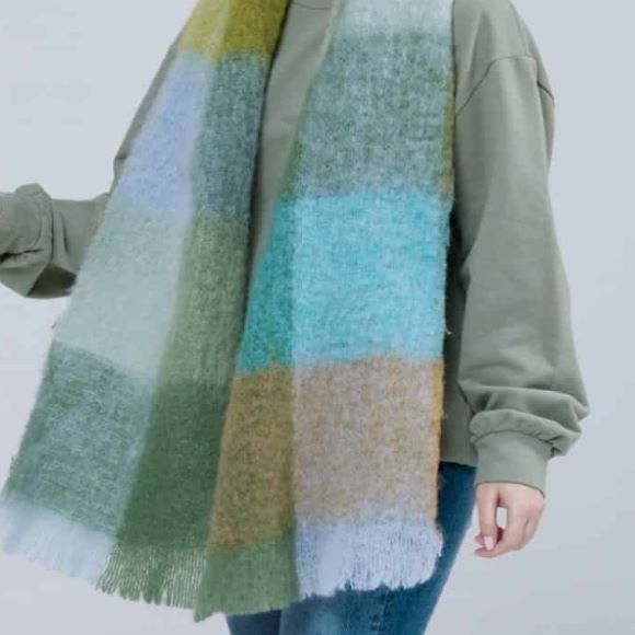 mohair-giant-scarf-bluegreet