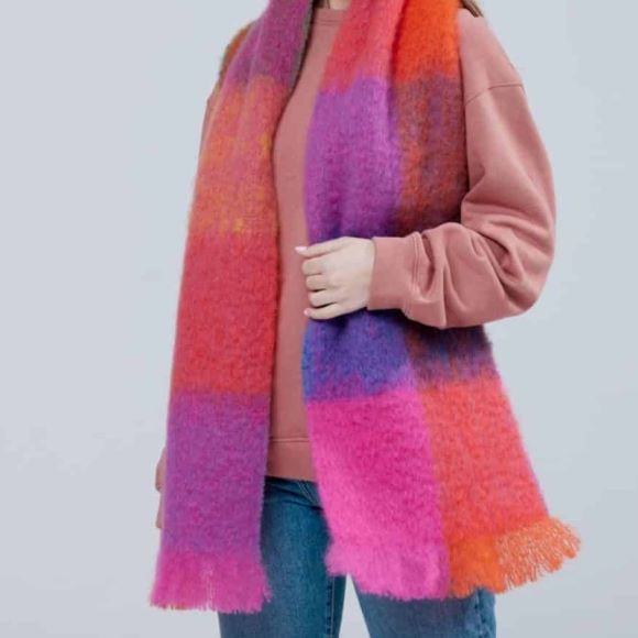 mohair-giant-scarf-flamepink