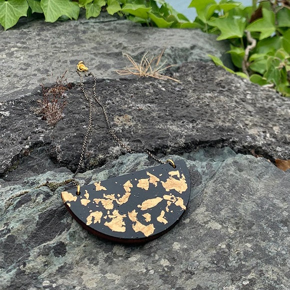 sandia-golden-party-necklace
